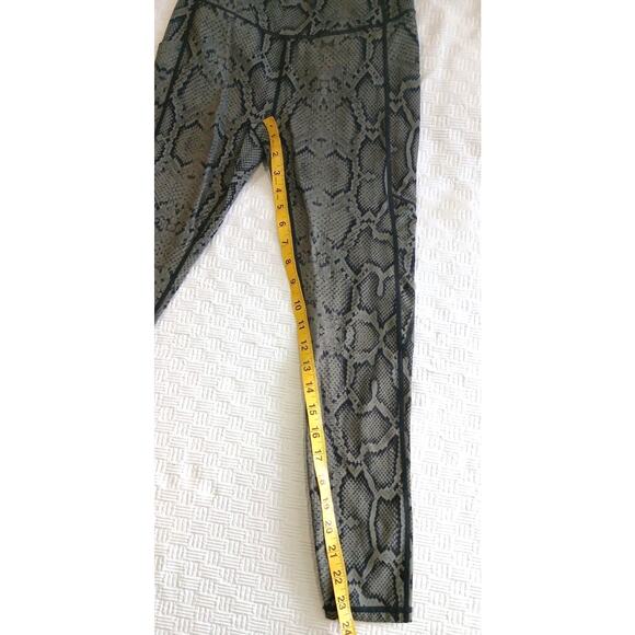 Varley, let's Go Super High Legging‎ in Olive Snake XS - Picture 4 of 7